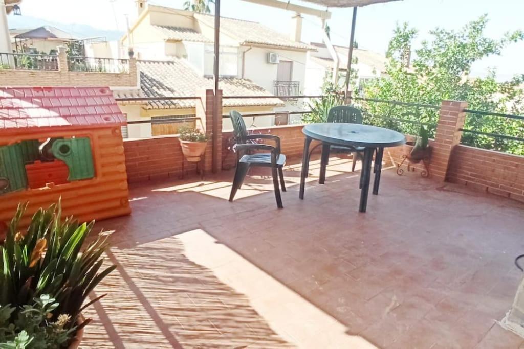 Huétor Vega Casa Con Piscina Y Barbacoa A 3 Kilometros De La Alhambraヴィラ エクステリア 写真