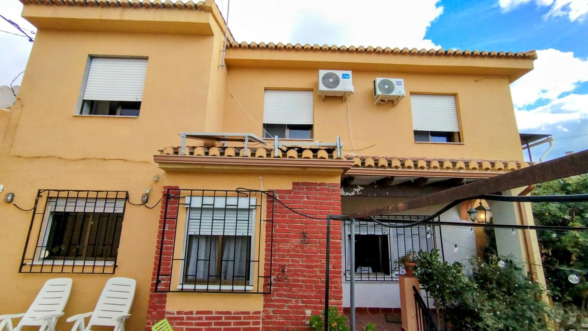 Huétor Vega Casa Con Piscina Y Barbacoa A 3 Kilometros De La Alhambraヴィラ エクステリア 写真